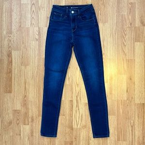 Levi’s High Rise Skinny Jean Medium Indigo Wash Size 24